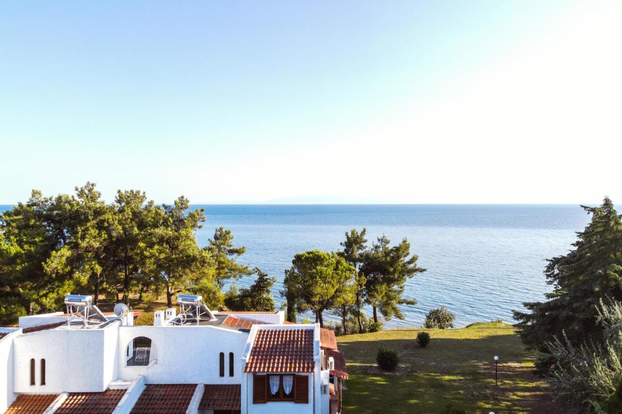 Luna Villa Private Beach Неа Ираклия Екстериор снимка