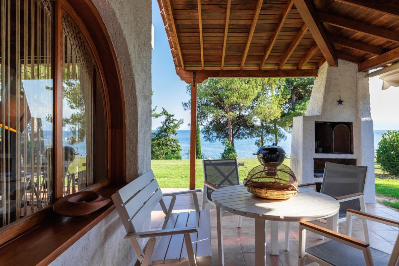 Luna Villa Private Beach Неа Ираклия Екстериор снимка