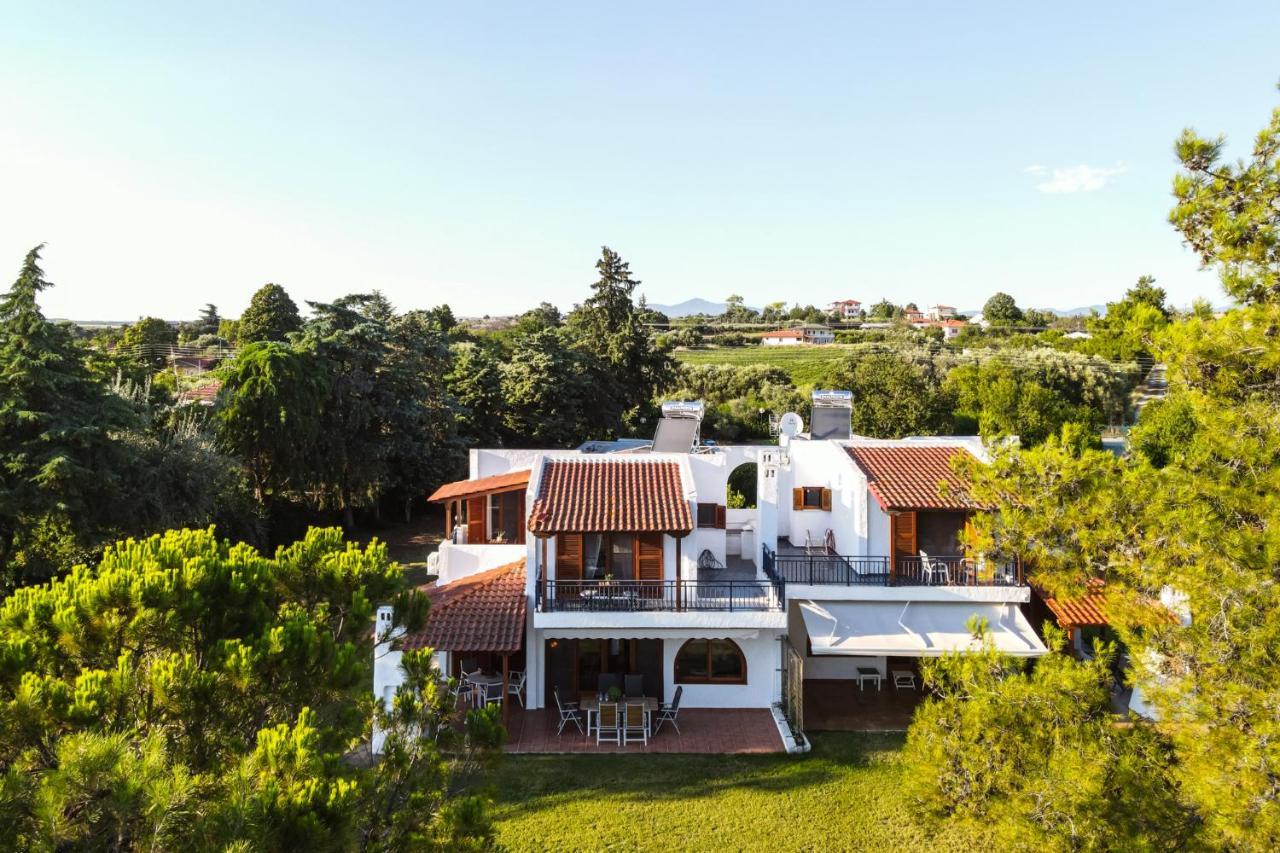 Luna Villa Private Beach Неа Ираклия Екстериор снимка