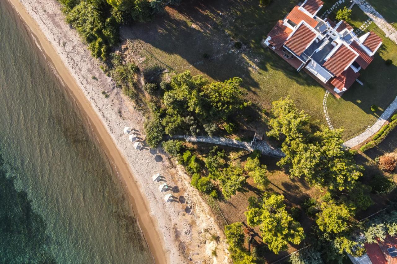 Luna Villa Private Beach Неа Ираклия Екстериор снимка