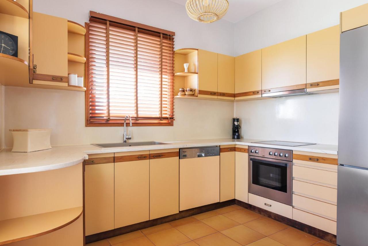 Luna Villa Private Beach Неа Ираклия Екстериор снимка